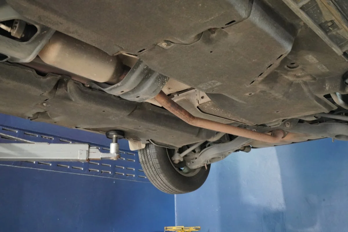 exhaust repair mechanic